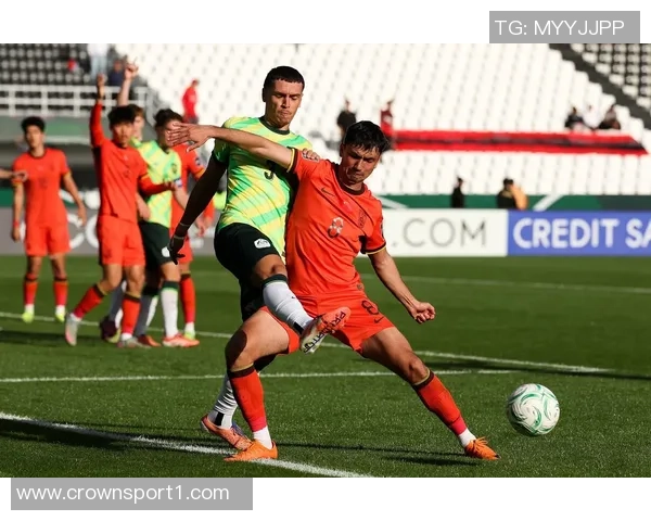 中国队与泰国队战平历史性晋级U23亚洲杯淘汰赛阶段的精彩瞬间